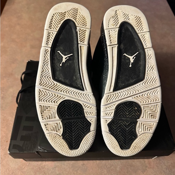 Jordan 4 Retro (GS) Fear - Picture 6 of 7